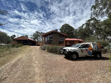 A BFYB service ute at a job in the New England